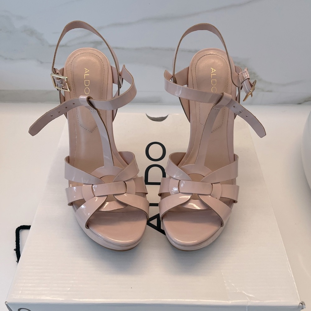 Gorgeous nude Aldo wedges